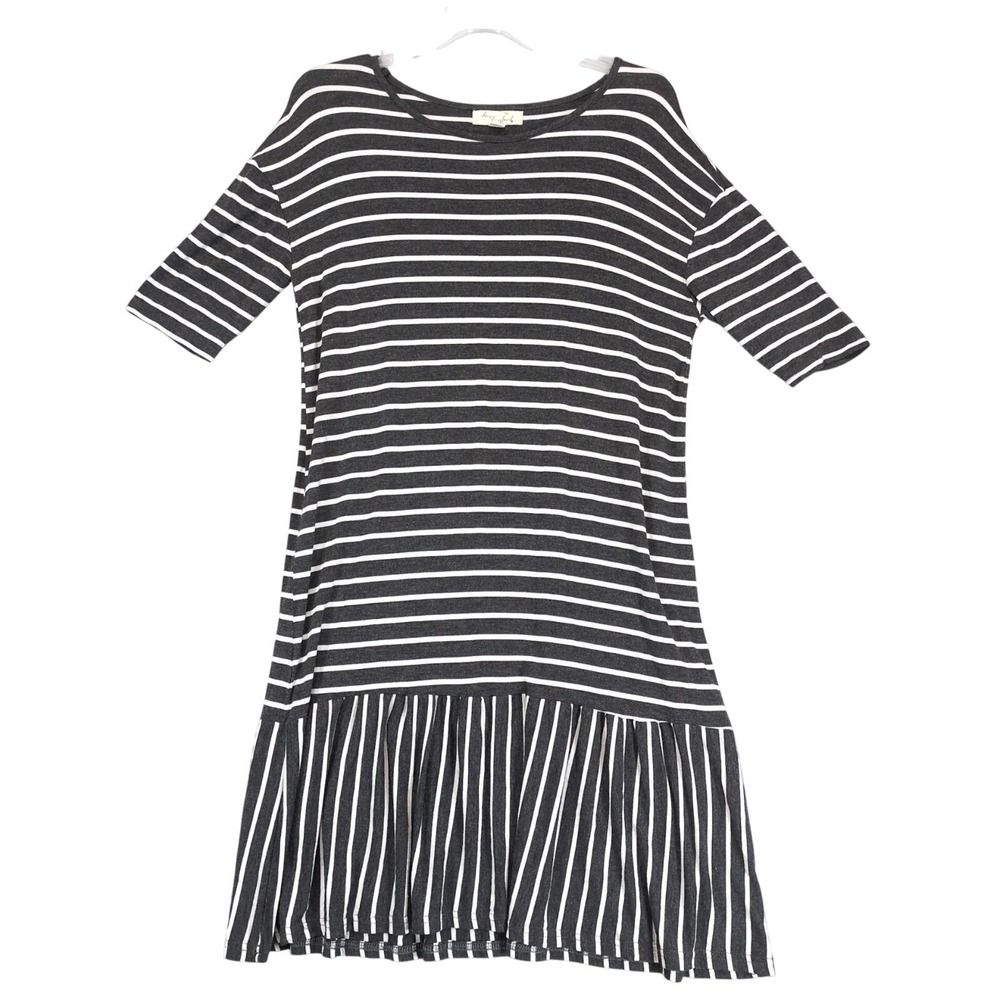 Daisy Island Gray Striped Shirt Dress Sz M Tiered Jersey Stretch Casual Coastal